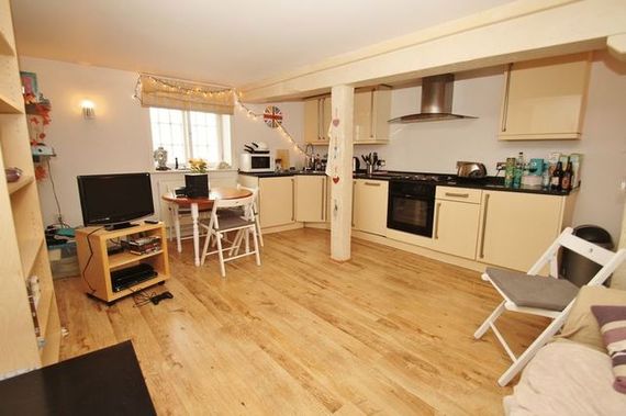2 Bedroom Flat